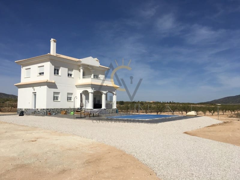 3 bedroom Villa for sale in Pinoso with pool - € 273,000 (Ref: 5877690)