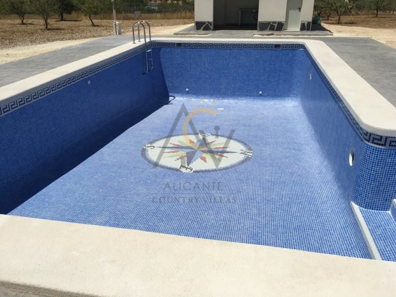 3 bedroom Villa for sale in Pinoso with pool - € 273,000 (Ref: 5877690)