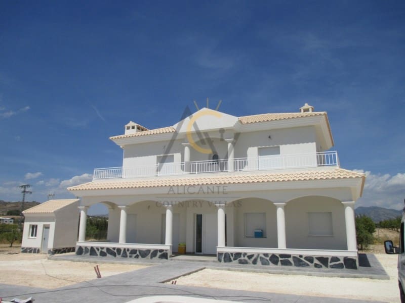 3 bedroom Villa for sale in Pinoso with pool - € 273,000 (Ref: 5877690)