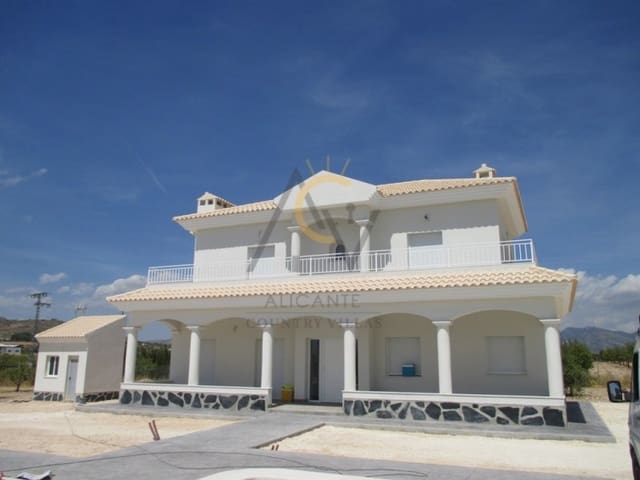 3 Zimmer Villa zu verkaufen in Pinoso mit Pool - 273.000 € (Ref: 5877690)