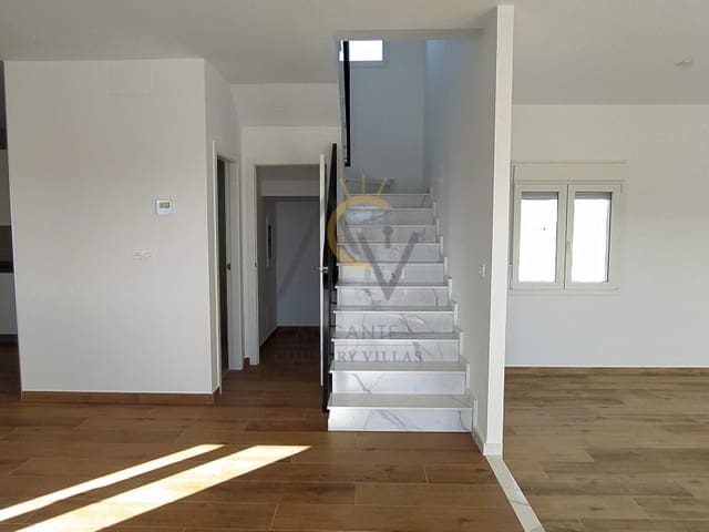 3 Zimmer Villa zu verkaufen in Pinoso mit Pool - 273.000 € (Ref: 5877690)