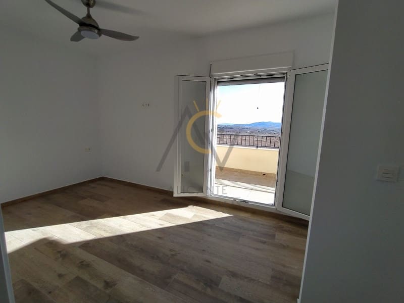 4 bedroom Villa for sale in Pinoso with pool garage - € 305,000 (Ref: 5877691)