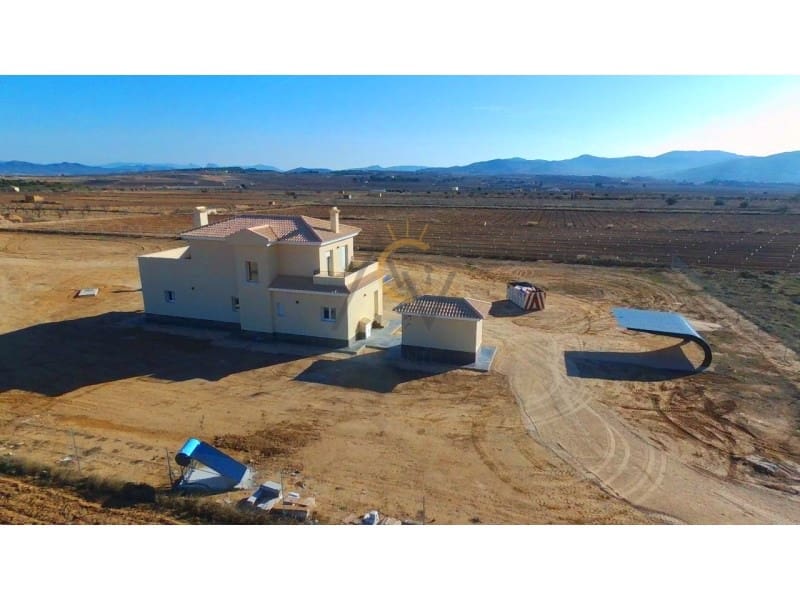 4 bedroom Villa for sale in Pinoso with pool garage - € 305,000 (Ref: 5877691)