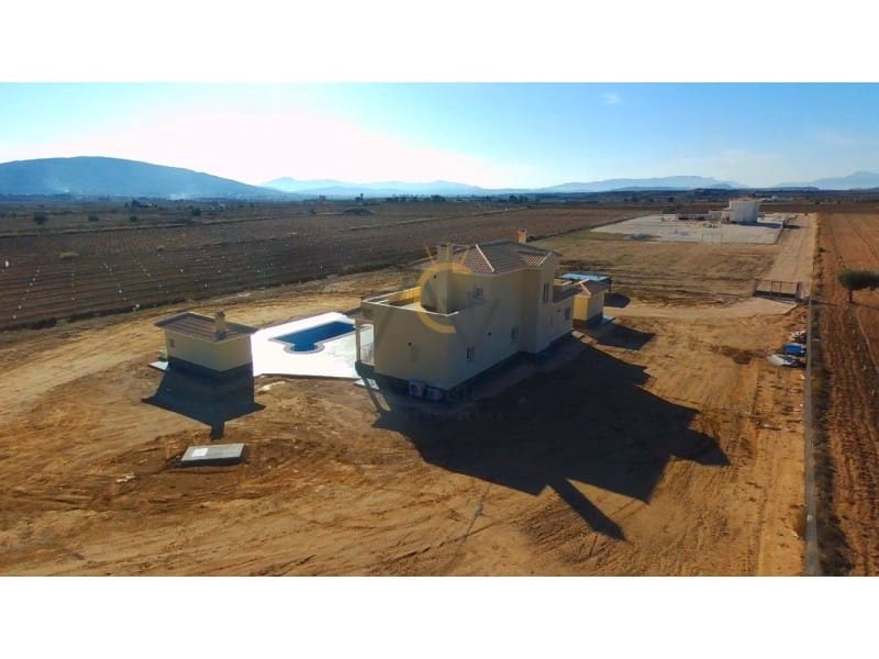 4 bedroom Villa for sale in Pinoso with pool garage - € 305,000 (Ref: 5877691)