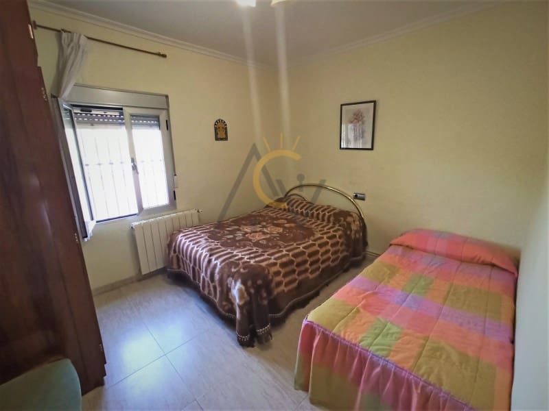 4 soveværelse Villa til salg i La Romana med swimmingpool garage - € 275.000 (Ref: 6652351)