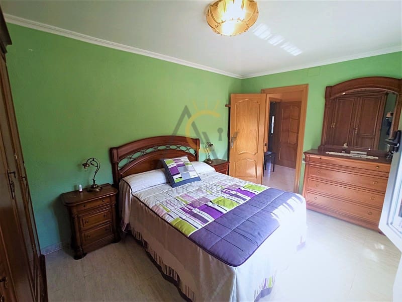 4 soveværelse Villa til salg i La Romana med swimmingpool garage - € 275.000 (Ref: 6652351)