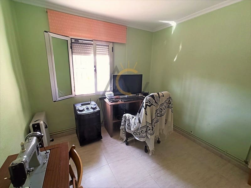 4 soveværelse Villa til salg i La Romana med swimmingpool garage - € 275.000 (Ref: 6652351)