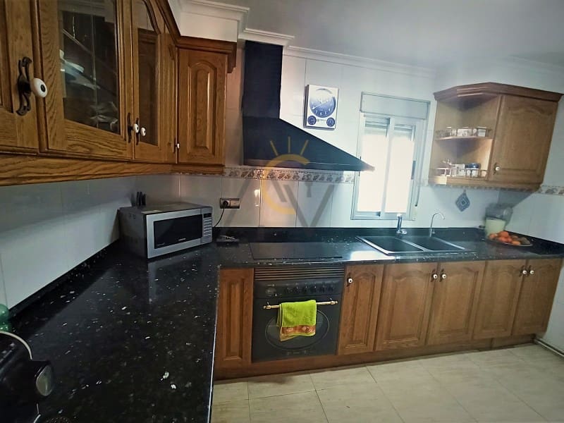 4 soveværelse Villa til salg i La Romana med swimmingpool garage - € 275.000 (Ref: 6652351)