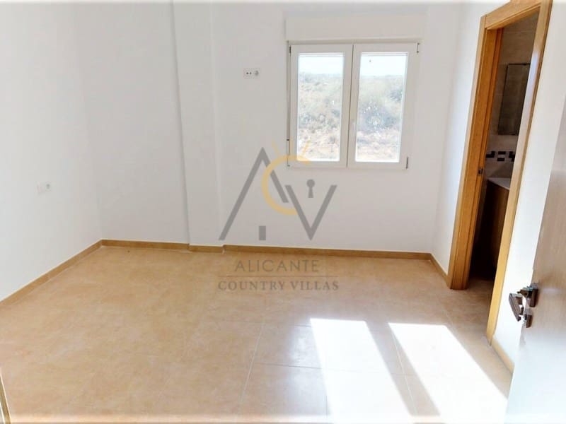 3 Zimmer Villa zu verkaufen in Pinoso mit Pool - 335.000 € (Ref: 6731030)