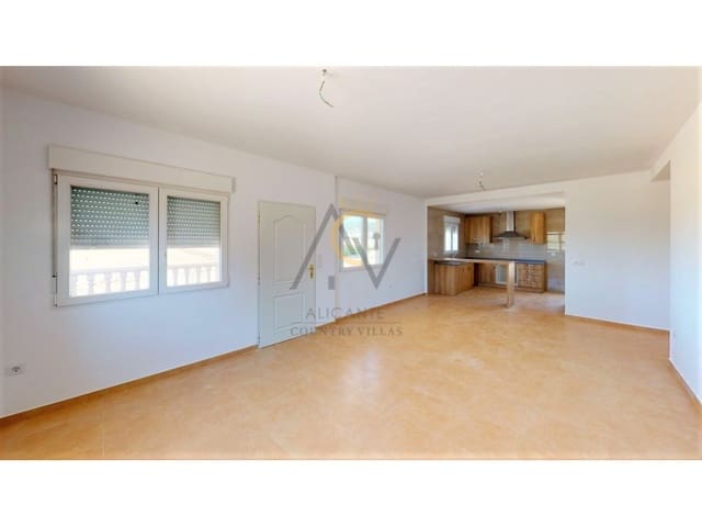 Chalet de 3 habitaciones en Pinoso en venta con piscina - 335.000 € (Ref: 6731030)