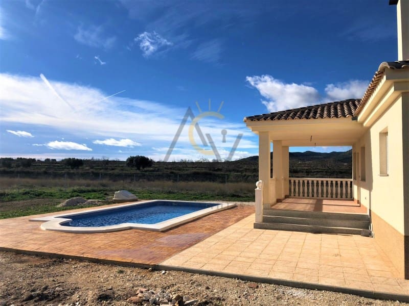 3 Zimmer Villa zu verkaufen in Pinoso mit Pool - 335.000 € (Ref: 6731030)