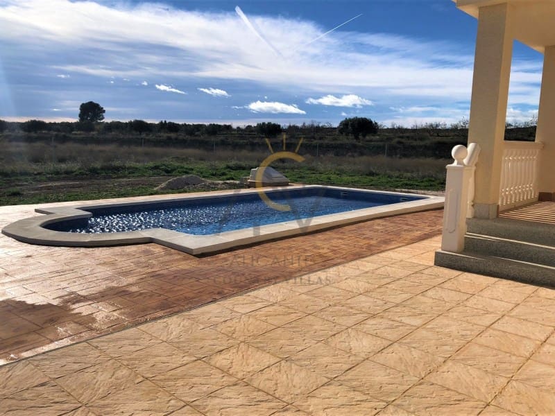 3 Zimmer Villa zu verkaufen in Pinoso mit Pool - 335.000 € (Ref: 6731030)