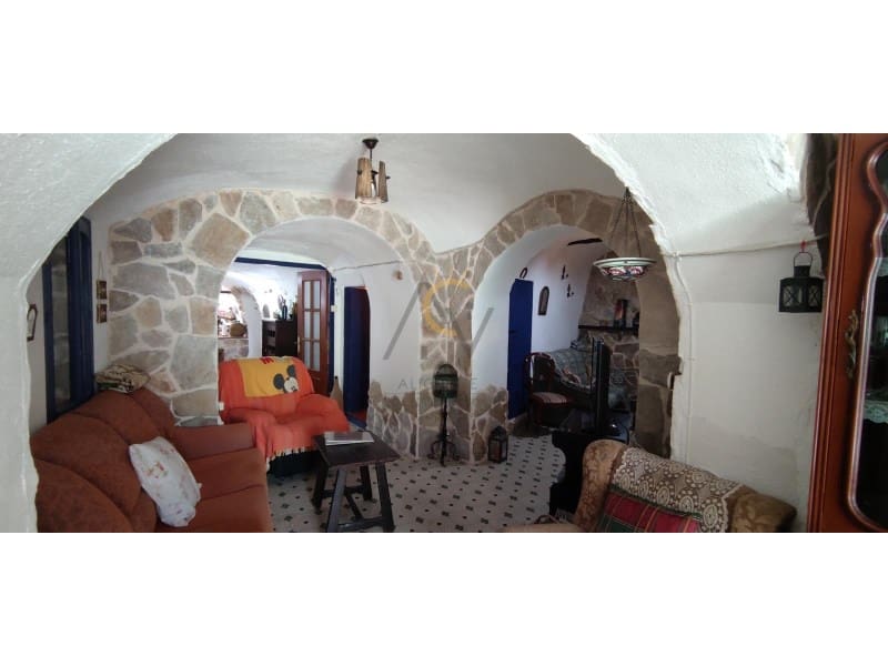 4 bedroom Finca/Country House for sale in La Romana - € 149,995 (Ref: 7005869)