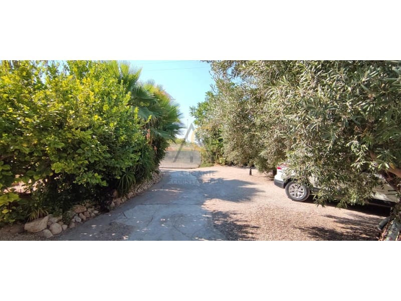 4 bedroom Finca/Country House for sale in La Romana - € 149,995 (Ref: 7005869)