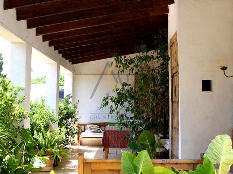 6 soverom Villa til salgs i Monforte del Cid med svømmebasseng garasje - € 415 000 (Ref: 7022040)