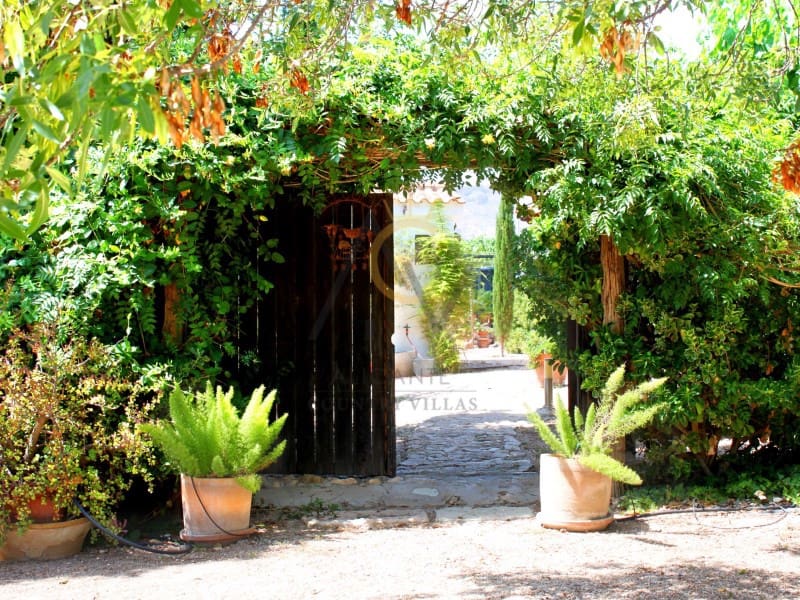 6 soverom Villa til salgs i Monforte del Cid med svømmebasseng garasje - € 415 000 (Ref: 7022040)