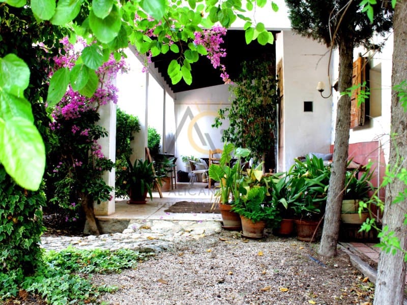 6 soverom Villa til salgs i Monforte del Cid med svømmebasseng garasje - € 415 000 (Ref: 7022040)