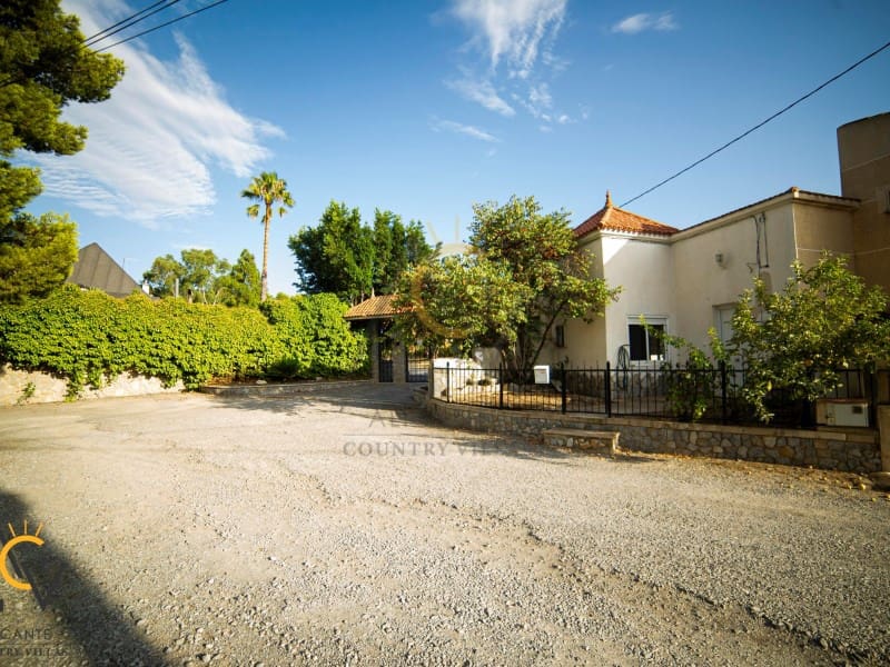 6 bedroom Villa for sale in Monovar / Monover with pool garage - € 450,000 (Ref: 7077956)