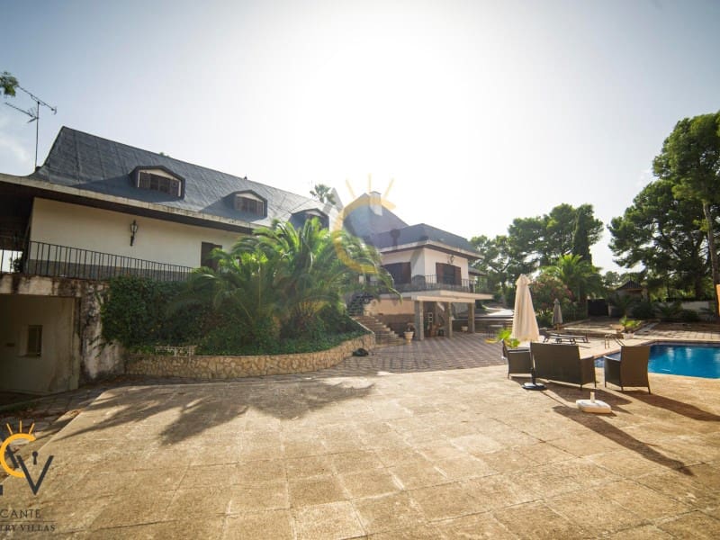 6 bedroom Villa for sale in Monovar / Monover with pool garage - € 450,000 (Ref: 7077956)