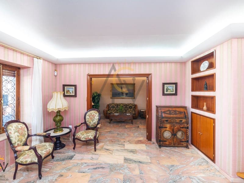 6 bedroom Villa for sale in Monovar / Monover with pool garage - € 450,000 (Ref: 7077956)