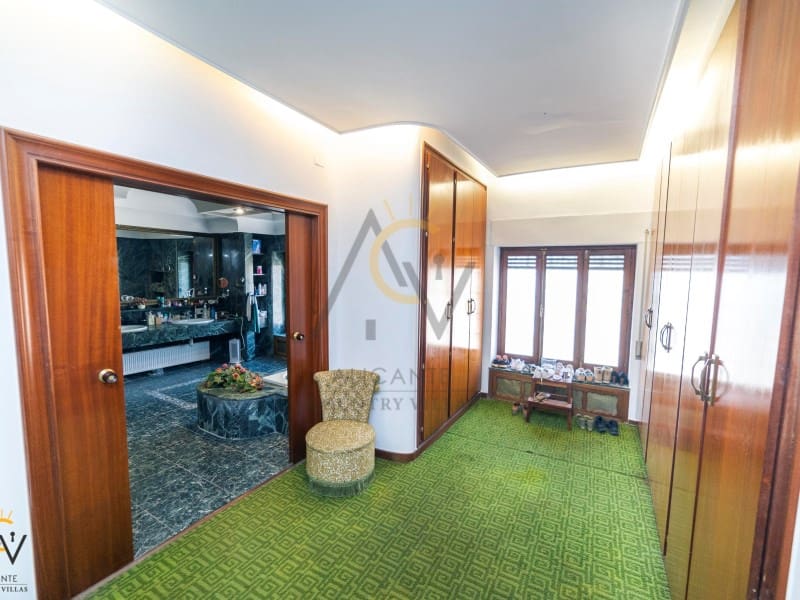 6 bedroom Villa for sale in Monovar / Monover with pool garage - € 450,000 (Ref: 7077956)