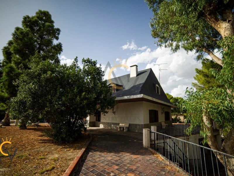 6 bedroom Villa for sale in Monovar / Monover with pool garage - € 450,000 (Ref: 7077956)