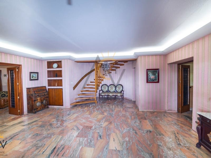 6 bedroom Villa for sale in Monovar / Monover with pool garage - € 450,000 (Ref: 7077956)