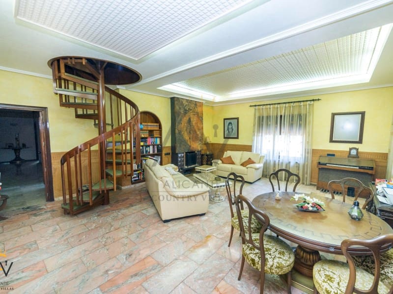 6 bedroom Villa for sale in Monovar / Monover with pool garage - € 450,000 (Ref: 7077956)