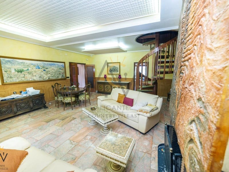 6 bedroom Villa for sale in Monovar / Monover with pool garage - € 450,000 (Ref: 7077956)