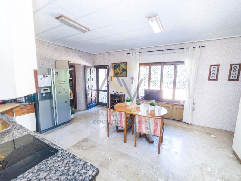 6 bedroom Villa for sale in Monovar / Monover with pool garage - € 450,000 (Ref: 7077956)