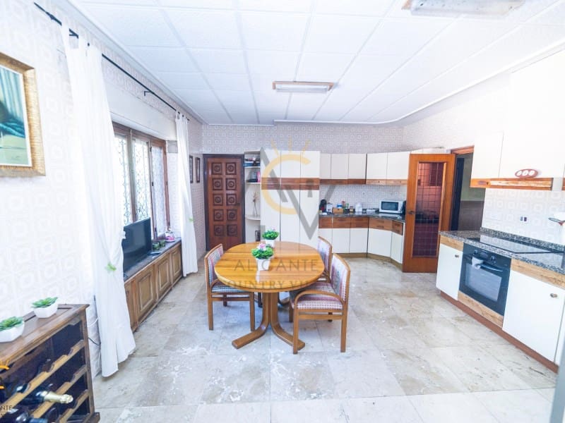 6 bedroom Villa for sale in Monovar / Monover with pool garage - € 450,000 (Ref: 7077956)