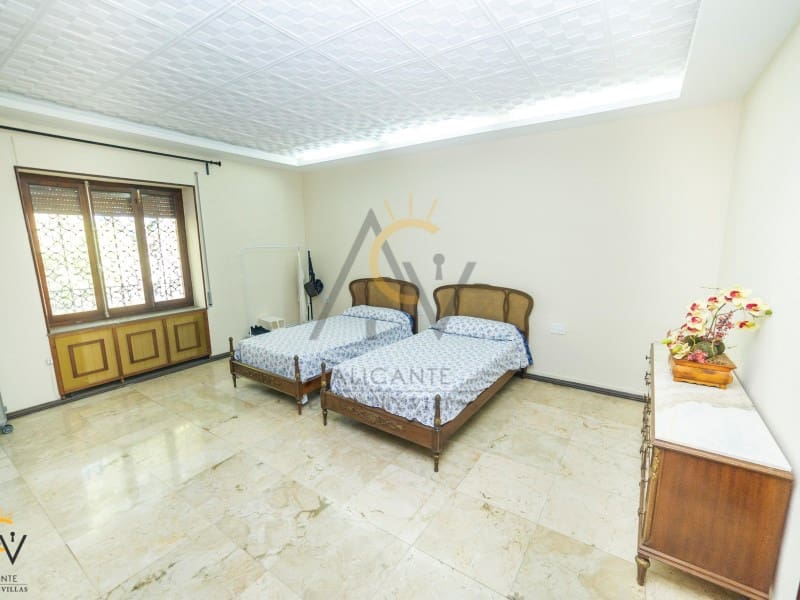 6 bedroom Villa for sale in Monovar / Monover with pool garage - € 450,000 (Ref: 7077956)