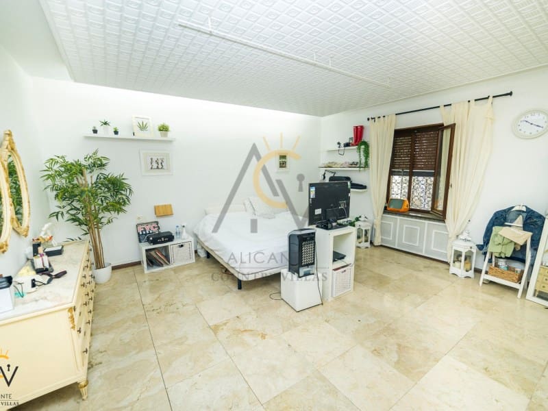 6 bedroom Villa for sale in Monovar / Monover with pool garage - € 450,000 (Ref: 7077956)