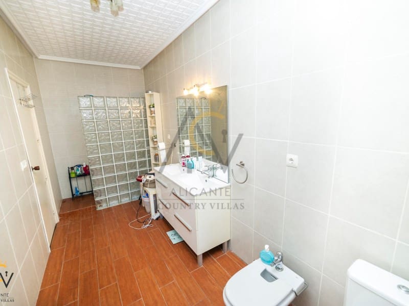 6 bedroom Villa for sale in Monovar / Monover with pool garage - € 450,000 (Ref: 7077956)