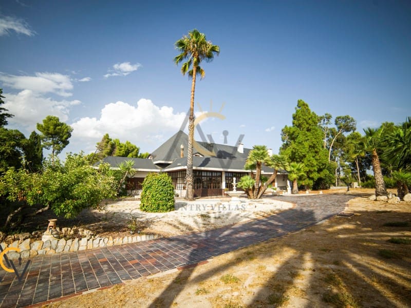 6 bedroom Villa for sale in Monovar / Monover with pool garage - € 450,000 (Ref: 7077956)