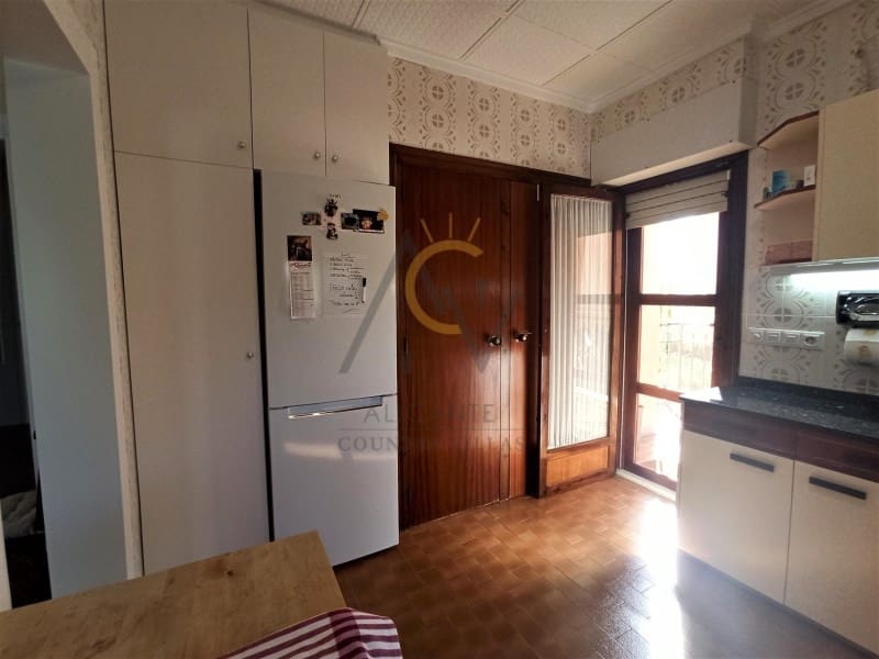 4 bedroom Villa for sale in Aspe with garage - € 349,000 (Ref: 7117208)