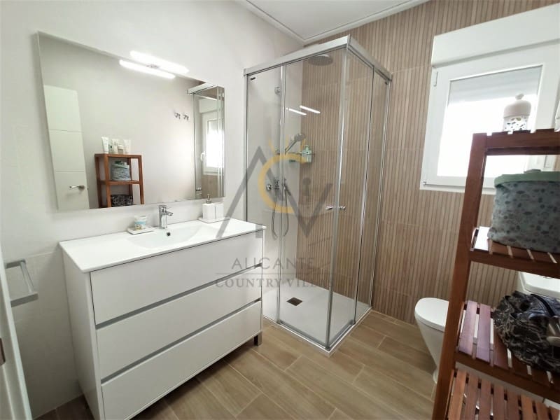 4 bedroom Villa for sale in Aspe with garage - € 349,000 (Ref: 7117208)