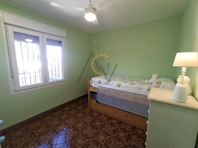 4 bedroom Villa for sale in Aspe with garage - € 349,000 (Ref: 7117208)