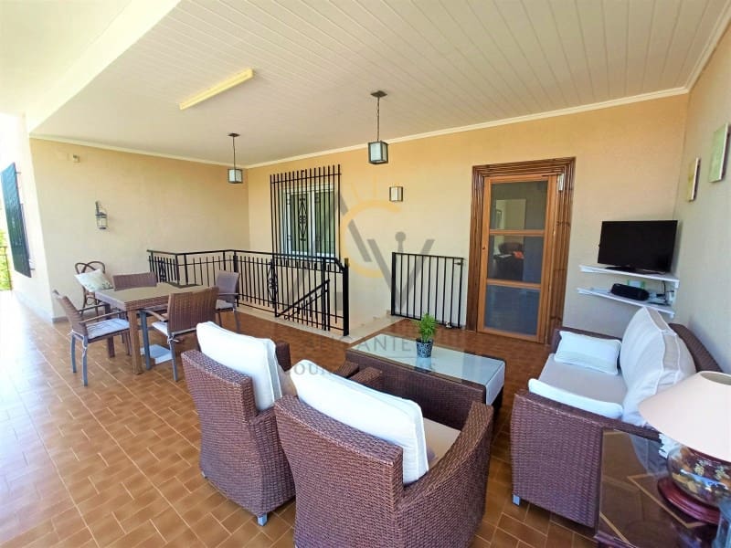 4 bedroom Villa for sale in Aspe with garage - € 349,000 (Ref: 7117208)