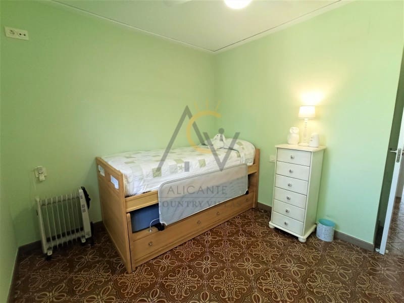 4 bedroom Villa for sale in Aspe with garage - € 349,000 (Ref: 7117208)