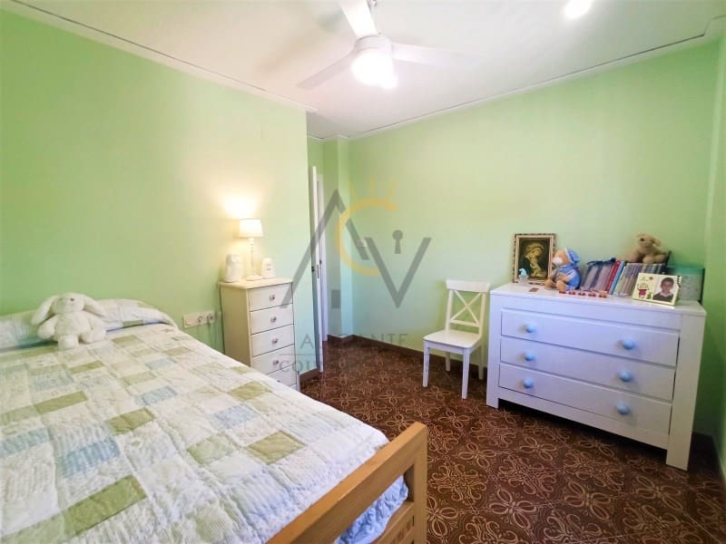 4 bedroom Villa for sale in Aspe with garage - € 349,000 (Ref: 7117208)