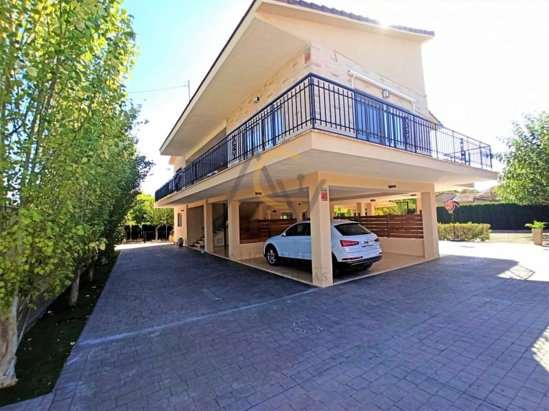 4 bedroom Villa for sale in Aspe with garage - € 349,000 (Ref: 7117208)