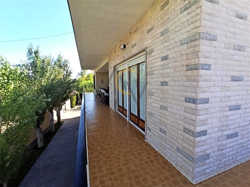 4 bedroom Villa for sale in Aspe with garage - € 349,000 (Ref: 7117208)