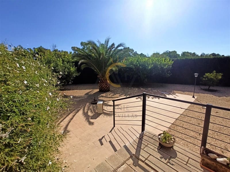 4 bedroom Villa for sale in Aspe with garage - € 349,000 (Ref: 7117208)