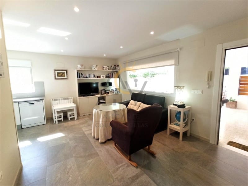 4 bedroom Villa for sale in Aspe with garage - € 349,000 (Ref: 7117208)