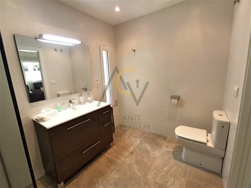 4 bedroom Villa for sale in Aspe with garage - € 349,000 (Ref: 7117208)