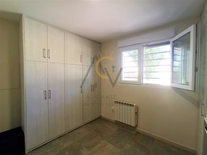 4 bedroom Villa for sale in Aspe with garage - € 349,000 (Ref: 7117208)