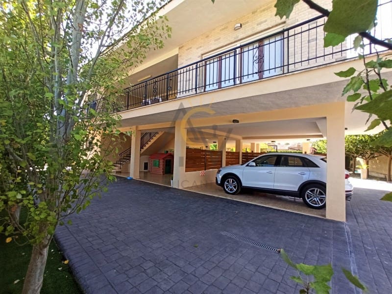 4 bedroom Villa for sale in Aspe with garage - € 349,000 (Ref: 7117208)