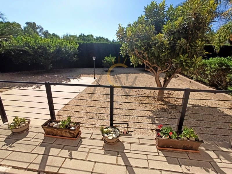 4 bedroom Villa for sale in Aspe with garage - € 349,000 (Ref: 7117208)