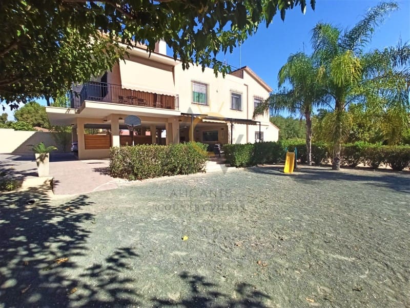 4 bedroom Villa for sale in Aspe with garage - € 349,000 (Ref: 7117208)